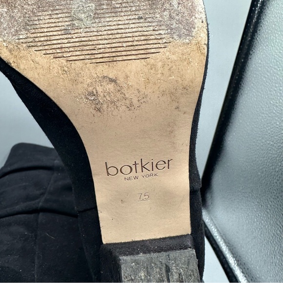 Botkier Skylar Slouched Bootie Pointed Toe Faux Suede Women 7.5 Black - Picture 8 of 9
